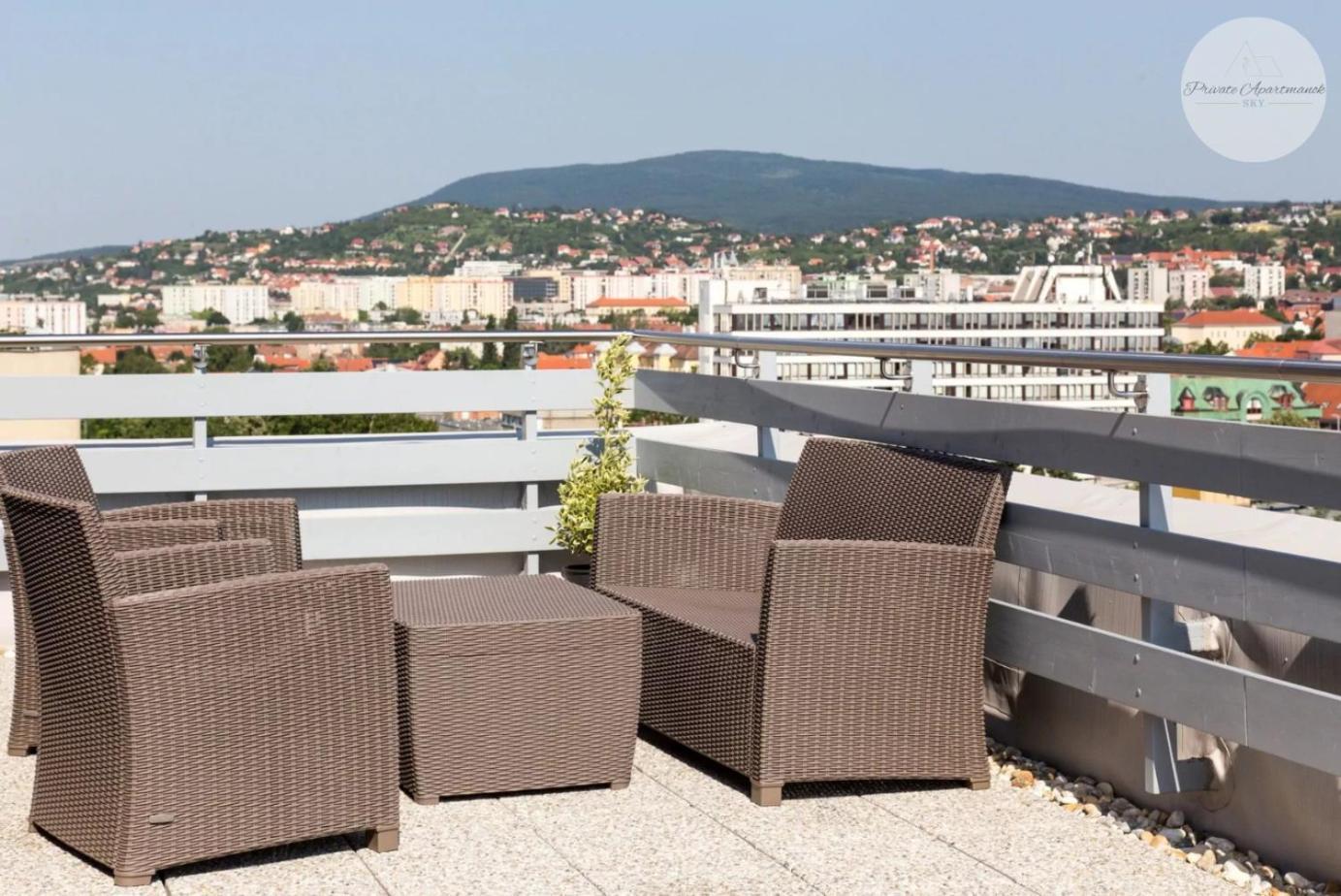 Sky Panorama Apartman Pécs Eksteriør billede