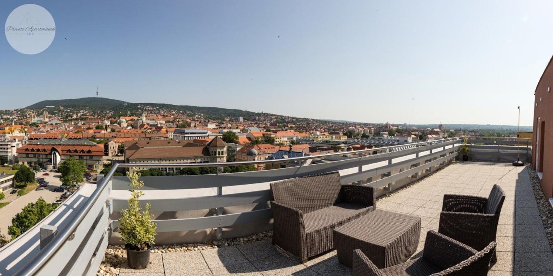 Sky Panorama Apartman Pécs Eksteriør billede